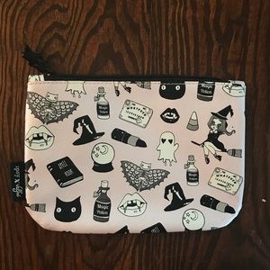 Versatile handheld bag